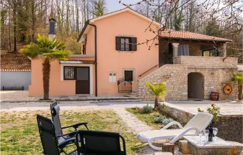 Nice Home In Mandalencici With Kitchen