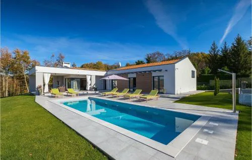 Villa Lara Baksi