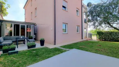 Apartment Ivy