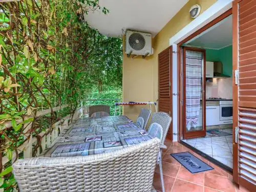 Apartment Apartmani Amaii-2 by Interhome