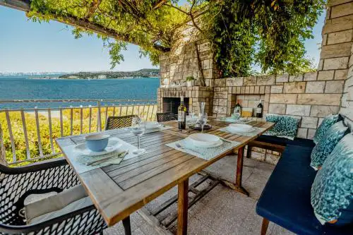 Casa Monterosso - great sea view, free parking, large terrace, near the sea