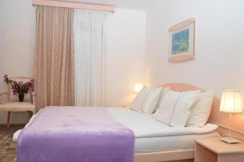 Apartments Ava