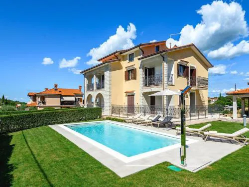 Apartment in Vi inada near Istralandia Park