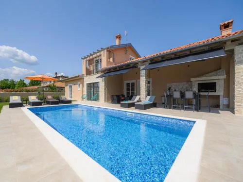 Villa in Maru ini with Private Pool