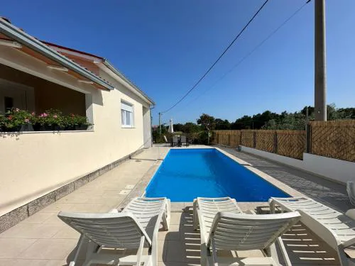 House Mirka