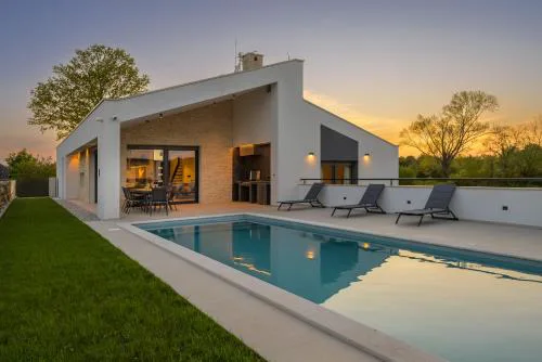 Villa Dianthe by Istrialux