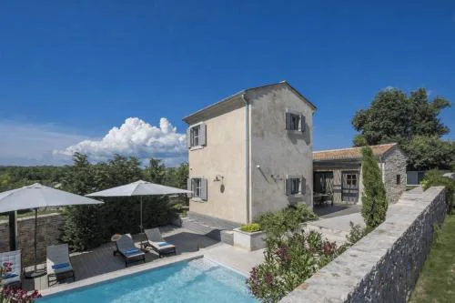 Casa Labobina near Rovinj for 8 persons with private 32 m2 heated pool - pet friendly