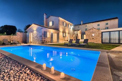 Charming Villa Spirit of Istria near Rovinj for 6 persons with 32 m2 private pool & jacuzzi