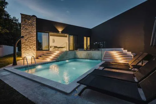 Villa Niz II by AwayToCroatia