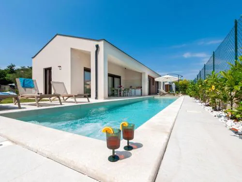 Holiday Home Echo villa- Istra- Pool Jacuzzi- BBQ- Haustierfreundlich by Interhome