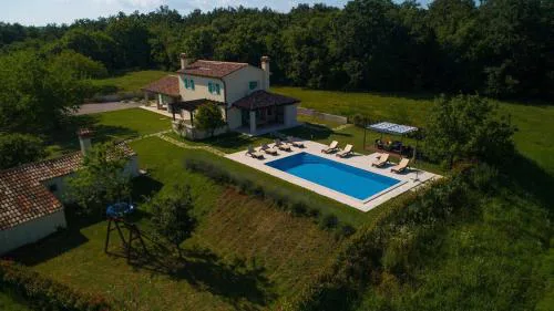 Villa Agnese, a charming pool villa surrounded by nature