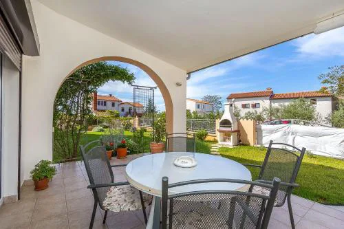 Genießen Sie diese Ferienwohnung mit Klima, Terrasse und Garten mit tollem Grillplatz