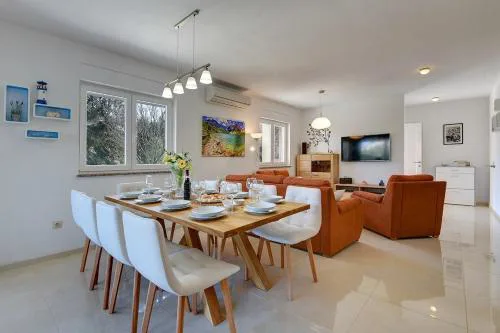 House Veronika