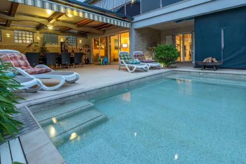 Villa Balu, a charming apartment with pool near Pula