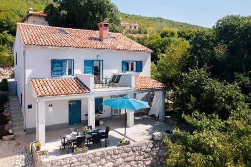 Casa Dorella in peaceful location with a sea view