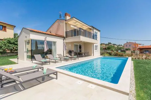 Neue und hundefreundliche Villa mit Panorama-Meerblick, Privatpool, Grillbereich, Babybett, Waschmaschine