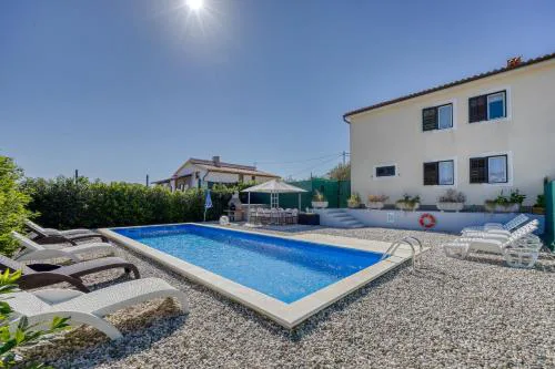 Pool House Lilly - Happy Rentals