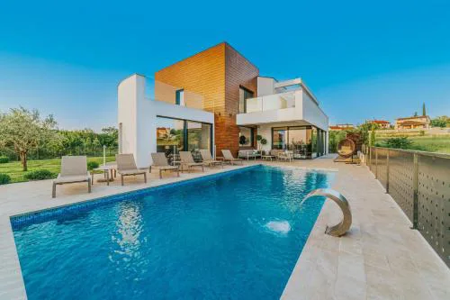 Villa Aria Višnjan near Poreč for 12 people - pet friendly with wellness & sea view