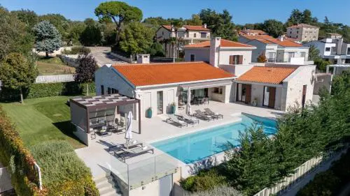 Villa Efa by Villas Holiday