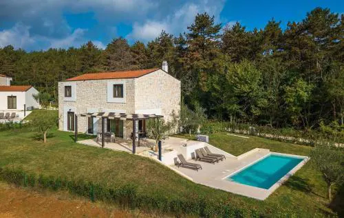 Villa-Veritas