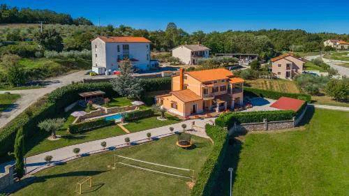 Beautiful Villa Parenzana with pool in Vizinada