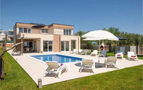 4 Bedroom Beautiful Home In Vodnjan