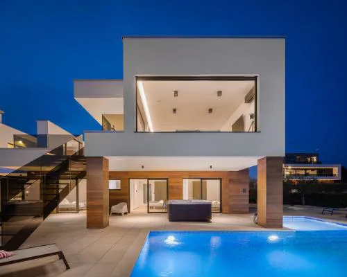 5 Sterne Luxusvilla mit Meerblick, finnischer Sauna, Privatpool, Whirlpool