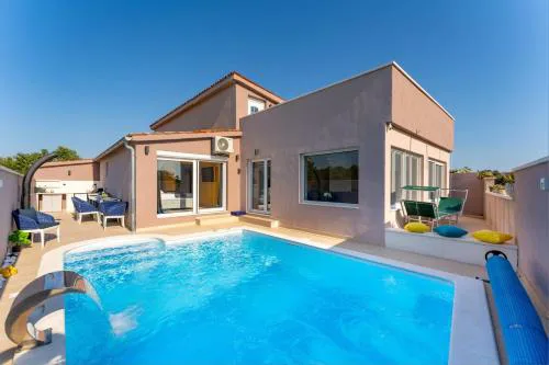 Family friendly house with a swimming pool Peroj, Fazana - 23328