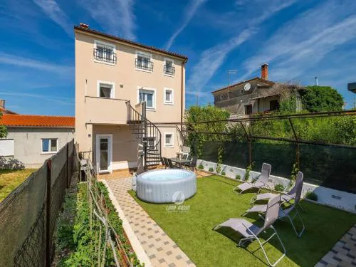 Villa in Gali ana with Bubble Bath