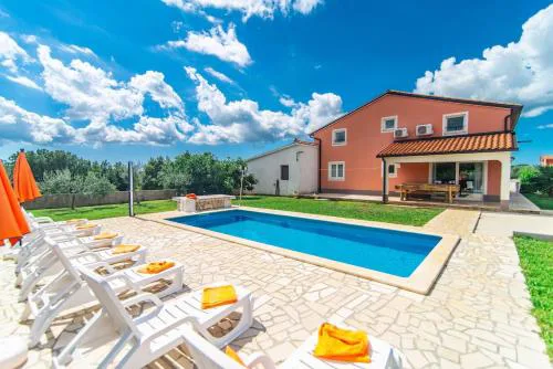 Villa Roza by Kompas Villas