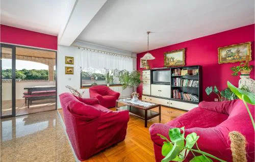 Apartment Brostolade V