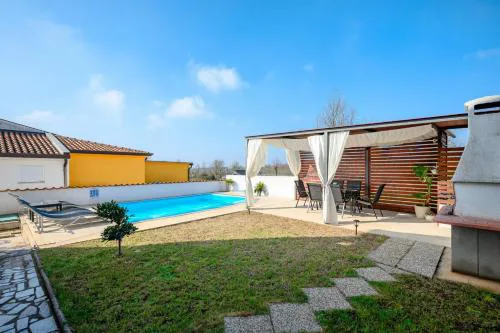 Charming Apartments Rose 1&2 with pool