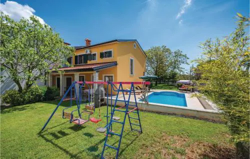 Holiday Home Mlaginje Iii