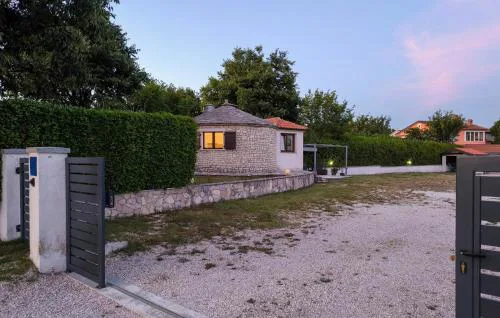 One-Bedroom Holiday Home In Zminj