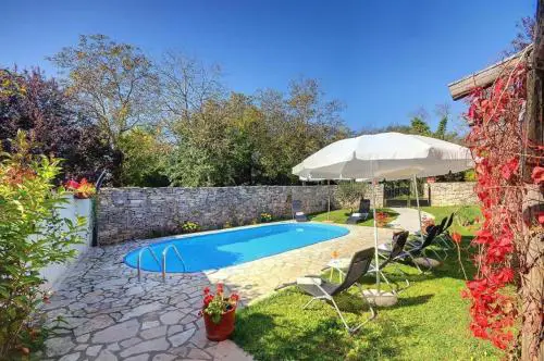 Villa Katherine with Pool and Game Room