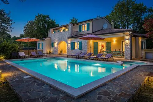 Villa Martha in Central Istria with private pool - wellness & table tennis for 12 persons