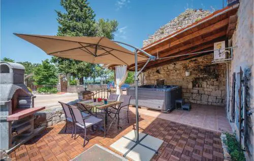 1 Bedroom Amazing Home In Bacva