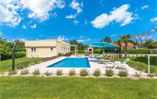 Stunning Home In Bale