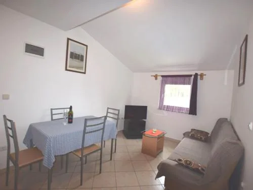 Apartment in Banjole near Temple of Augustus