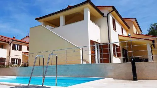 Ferienhaus In Banjole Mit Privatem Pool