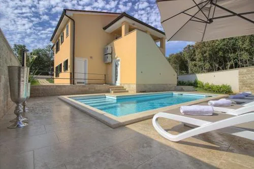 Ferienhaus mit Privatpool für 20 Personen ca 400 qm in Banjole, Istrien Istrische Riviera