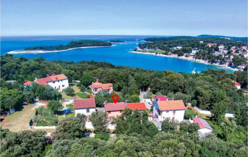 Two-Bedroom Holiday Home In Banjole