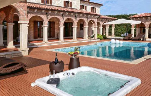 Villa Carolus Barat