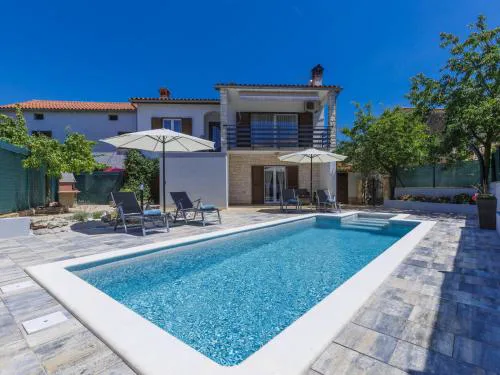 Holiday Home Reaa by Interhome