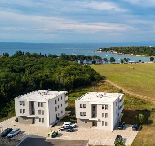 Baden Resort Bašanija, Umag-with Sea View, Parking and 300m from the beach
