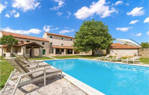 Stone Villa Paula by Istrabook