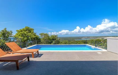 Amazing Home In Brovinje