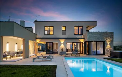 Villa Estate