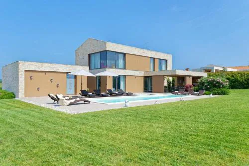 Villa Sanpadeo by Rent Istria