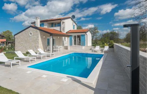 Beautiful Home In Buje